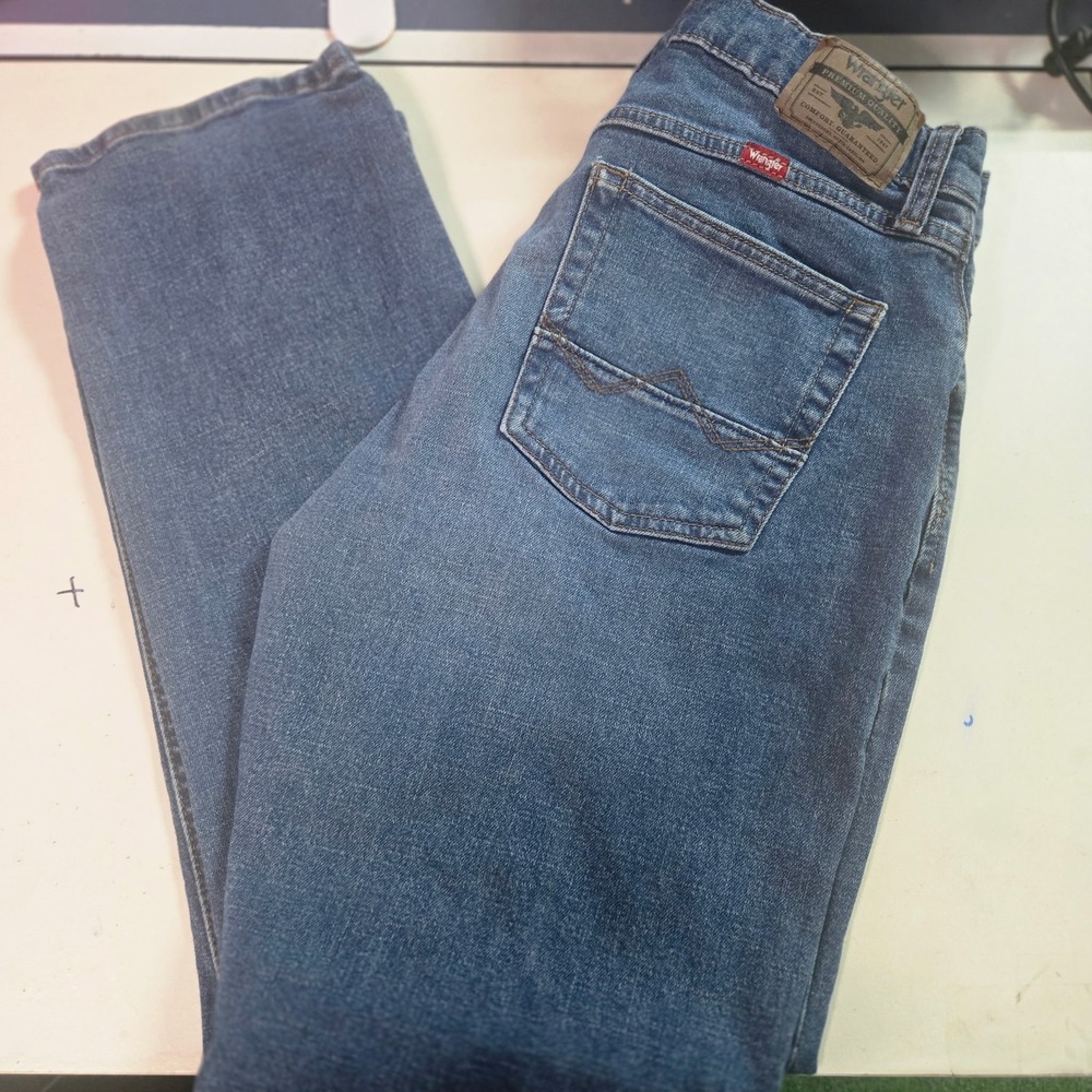 Wrangler Athletic Fit Jeans Mens 32x30 Blue Stretch Straight Denim Pants